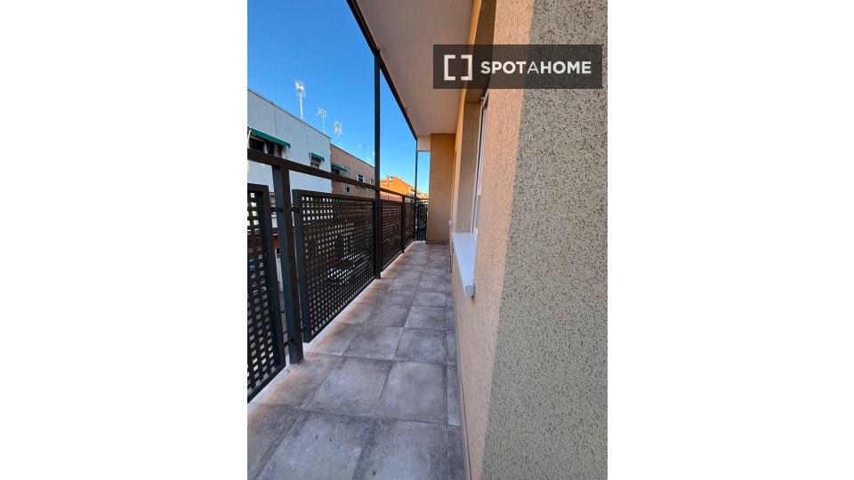 Double room Madrid, 8 beds, 170m² — photo 5