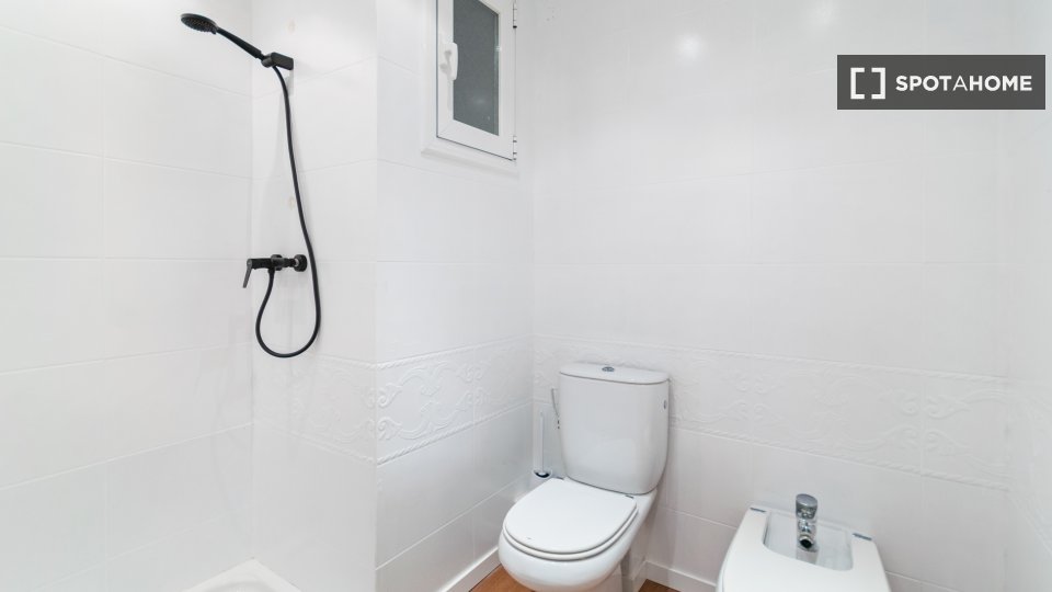 Double room Barcelona, 6 beds, 190m² — photo 6