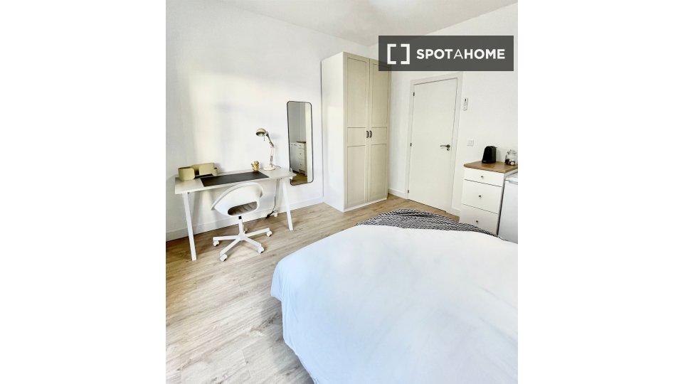 Double room Madrid, 7 beds — photo 7