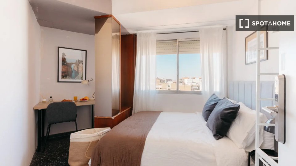 Double room Valencia, 5 beds — photo 8
