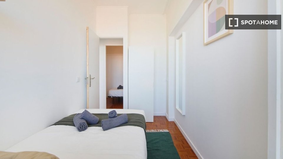 Double room Lisbon, 10 beds — photo 18