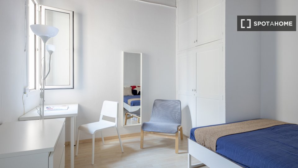 Double room Barcelona, 4 beds, 75m² — photo 1