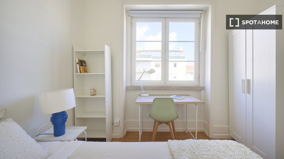 Double room Lisbon, 6 beds — photo 12