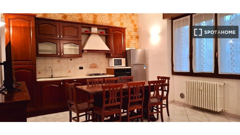 Double room Milan, 1 bed, 80m² — photo 2