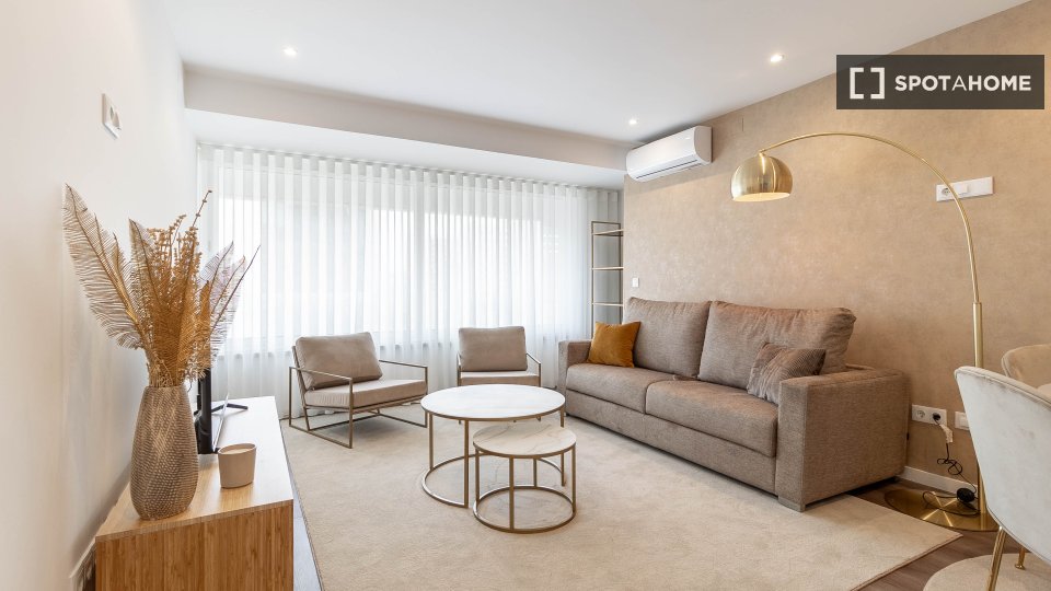 Apartment Lisbon, 1 bed — photo 3