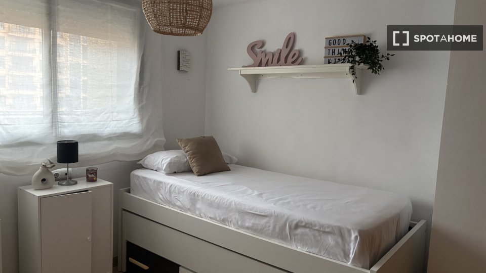Chambre double Valence, 3 chambres, 130m² — photo 10