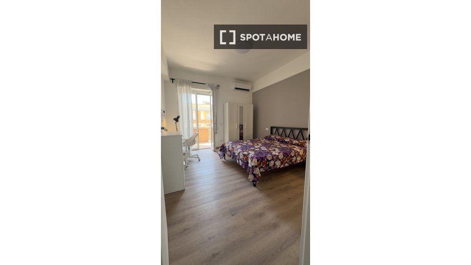 Double room Rome, 3 beds, 100m² — photo 24