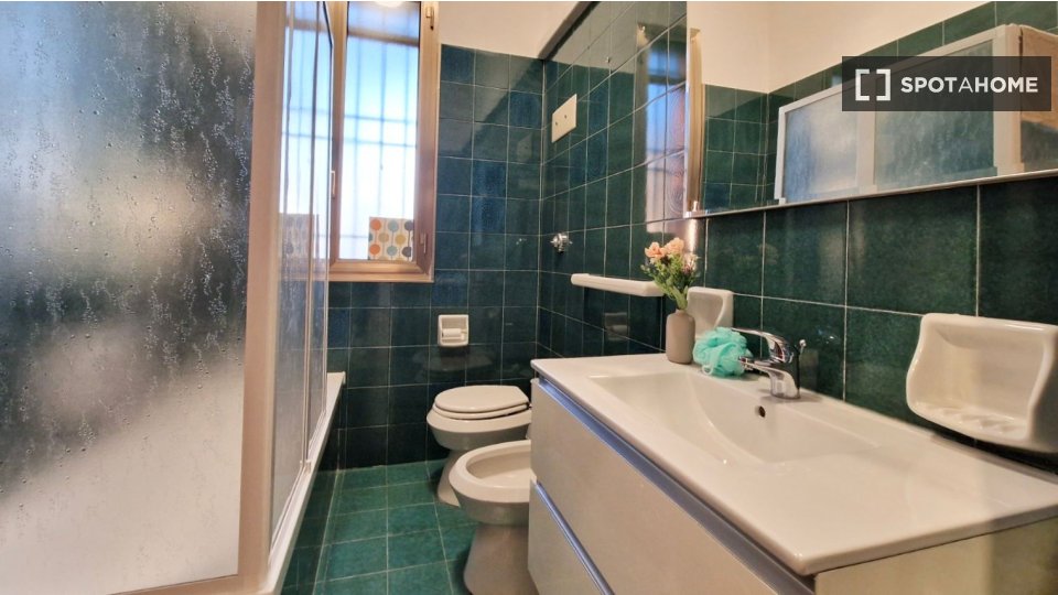 Double room Bologna, 3 beds — photo 14