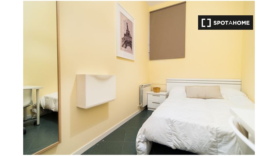 Double room Madrid, 10 beds, 220m² — photo 1