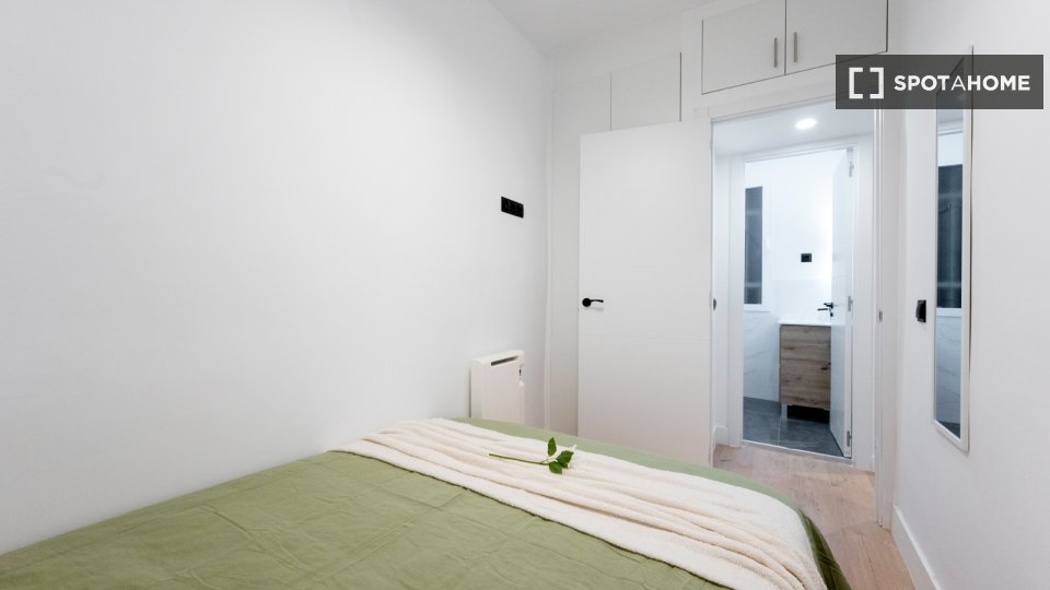 Apartment Madrid, 2 beds, 47m² — photo 17