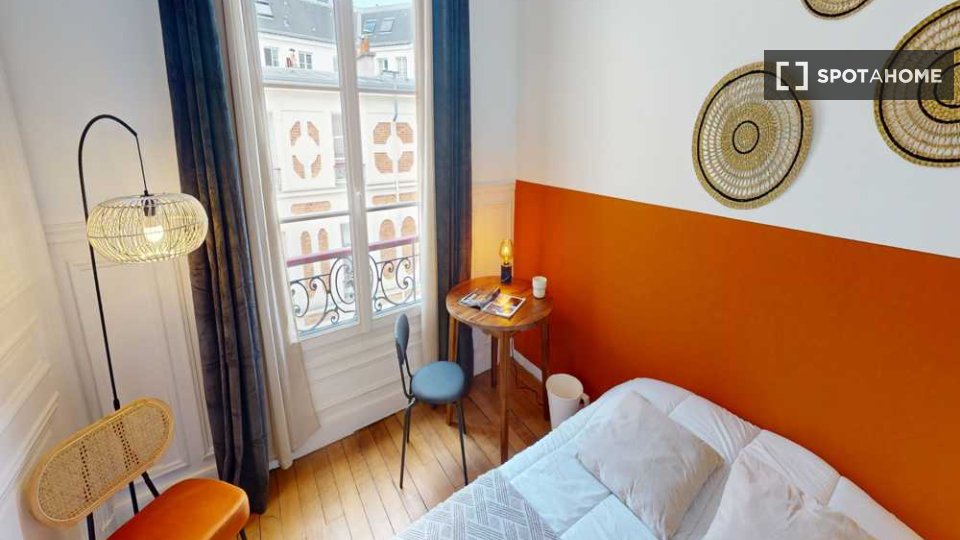 Double room Paris, 3 beds, 80m² — photo 2
