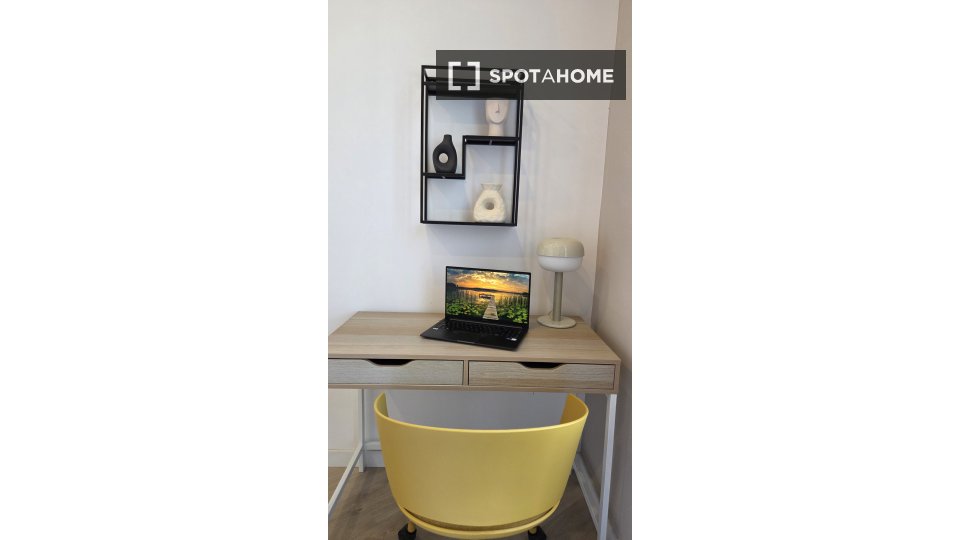 Double room Barcelona, 10 beds, 210m² — photo 11