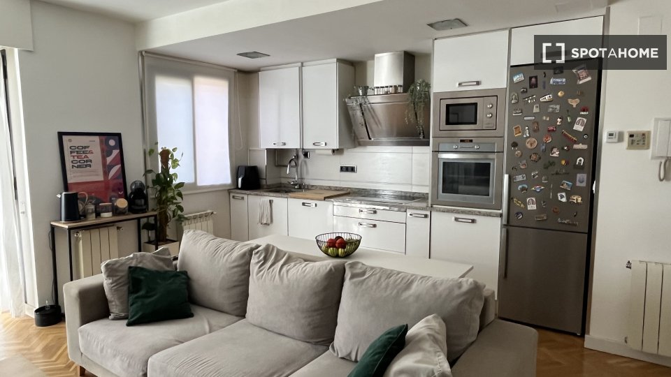 Double room Madrid, 2 beds, 90m² — photo 6