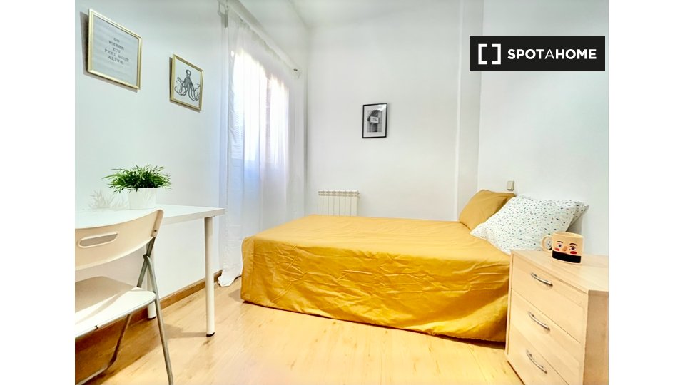 Double room Madrid, 8 beds, 180m² — photo 3