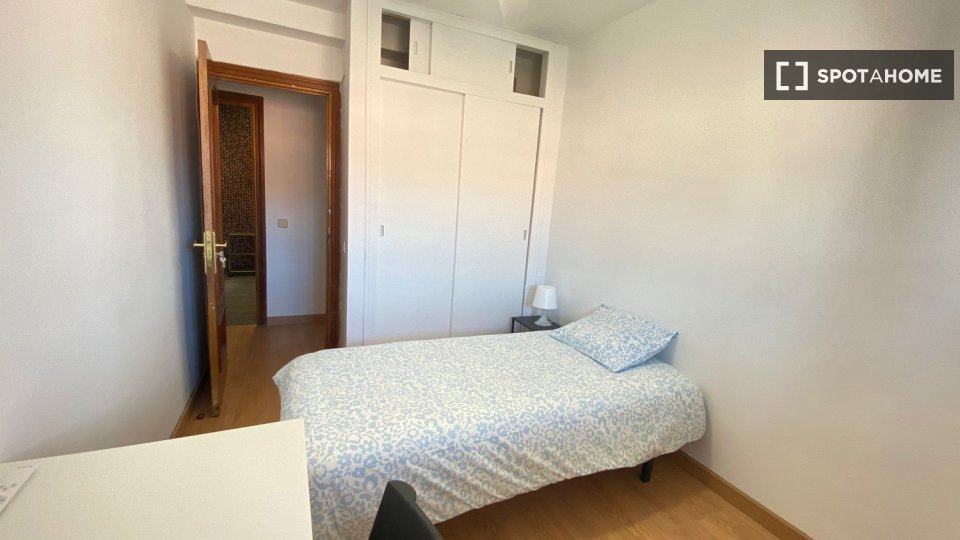 Habitación doble Madrid, 5 habitaciones — foto 16