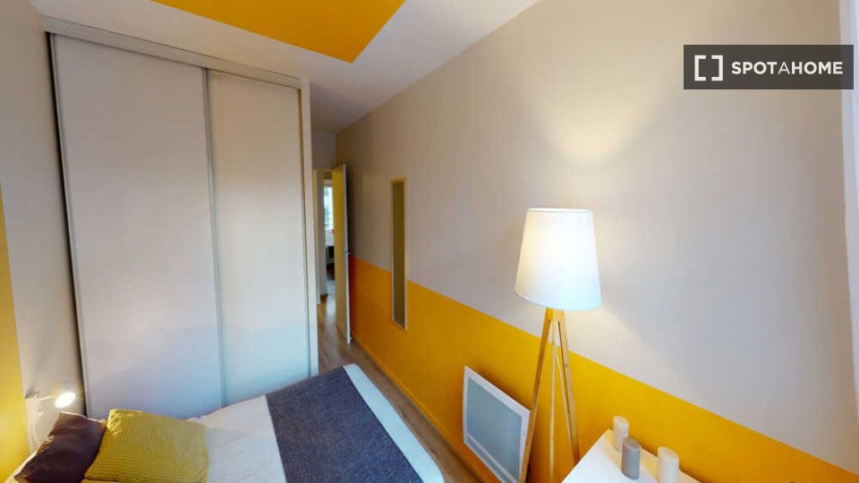 Double room Paris, 4 beds, 90m² — photo 1