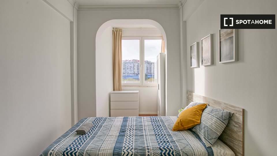 Double room Lisbon, 5 beds — photo 4