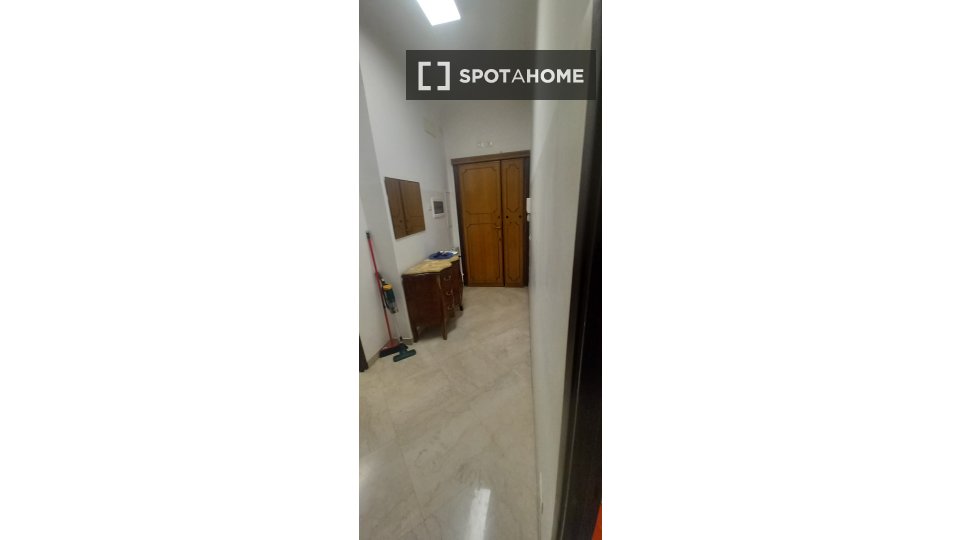 Double room Rome, 4 beds — photo 11