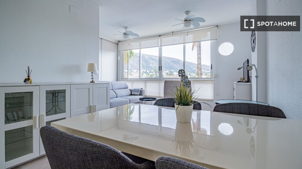 Apartment Alicante, 1 bed, 58m² — photo 1