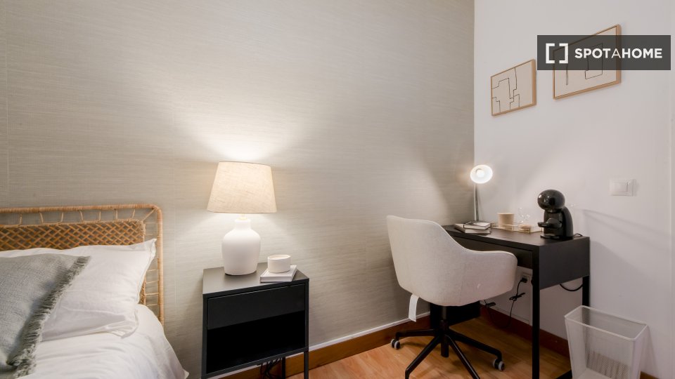 Double room Madrid, 5 beds — photo 2