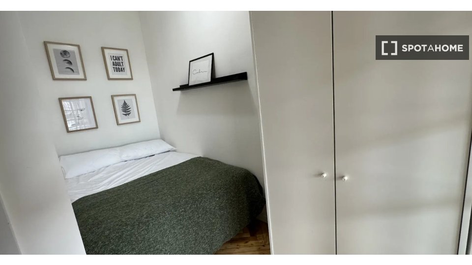 Double room Madrid, 7 beds — photo 33