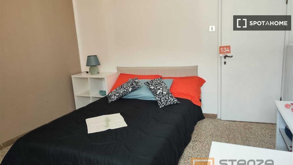 Double room Bologna, 3 beds — photo 25