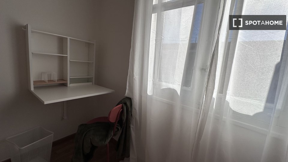 Double room Madrid, 5 beds — photo 16