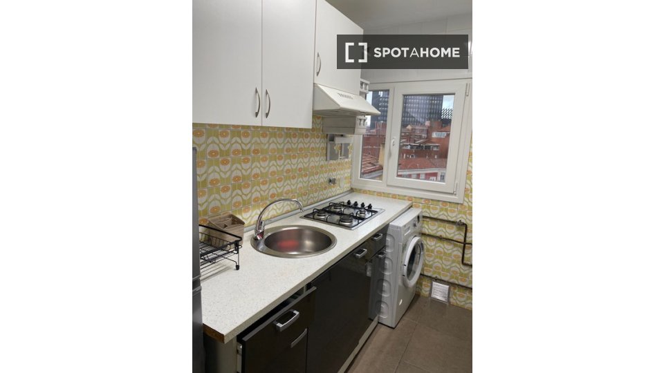 Double room Madrid, 3 beds — photo 8