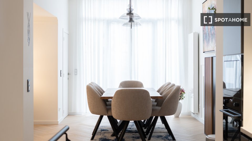Apartment Brussels, 2 beds, 135m² — photo 2