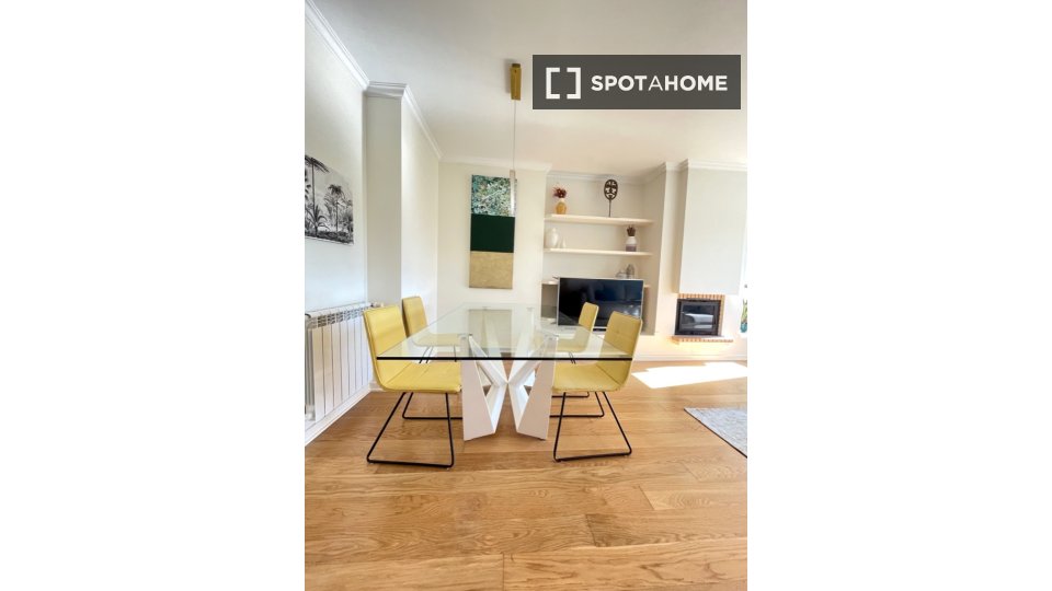 Apartment Lisbon, 2 beds, 90m² — photo 13