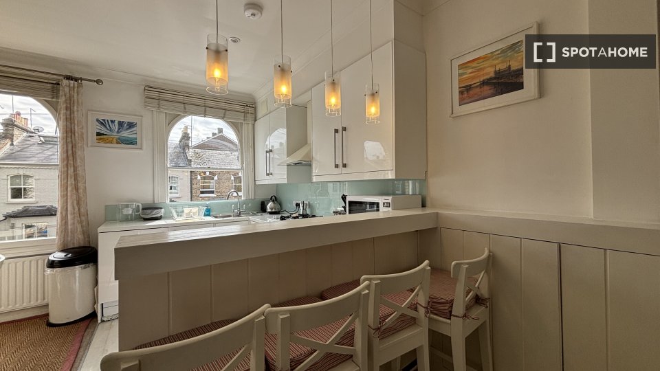 Apartment London, 2 beds — photo 19