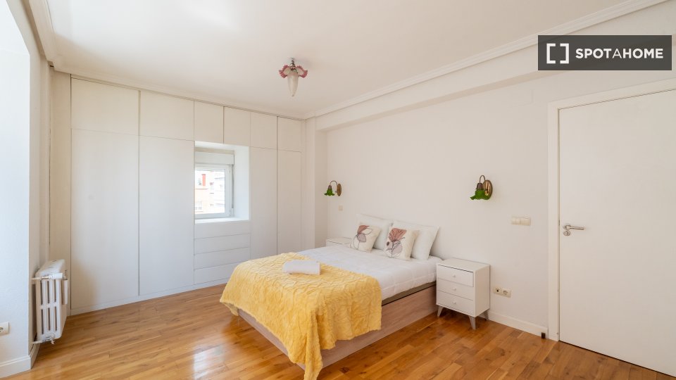 Double room Madrid, 6 beds — photo 16
