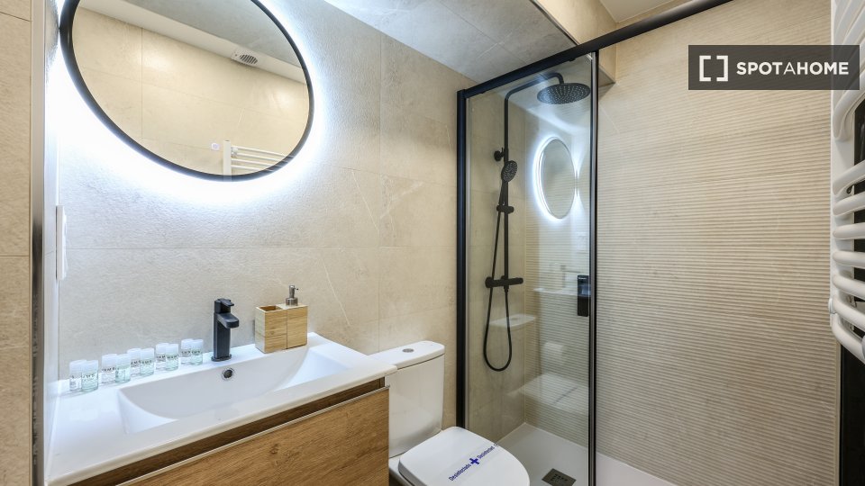 Piso de 2 habitaciones en alquiler en Puerta Bonita, Madrid.
