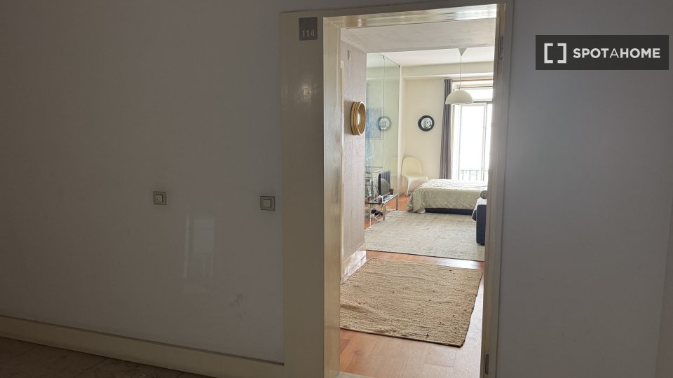 Apartment Lisbon, 1 bed — photo 4