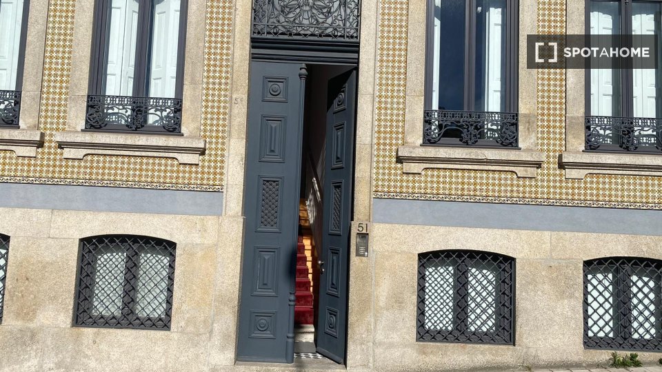 Apartment Porto, 1 bed, 52m² — photo 9