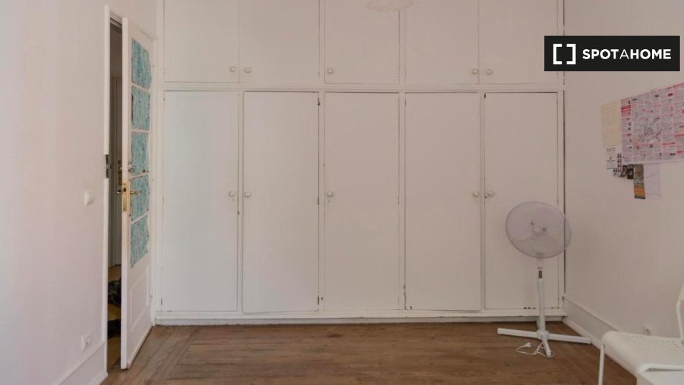 Double room Lisbon, 6 beds — photo 2
