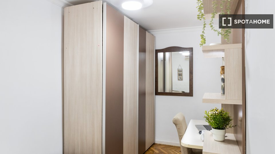 Double room Madrid, 5 beds — photo 16