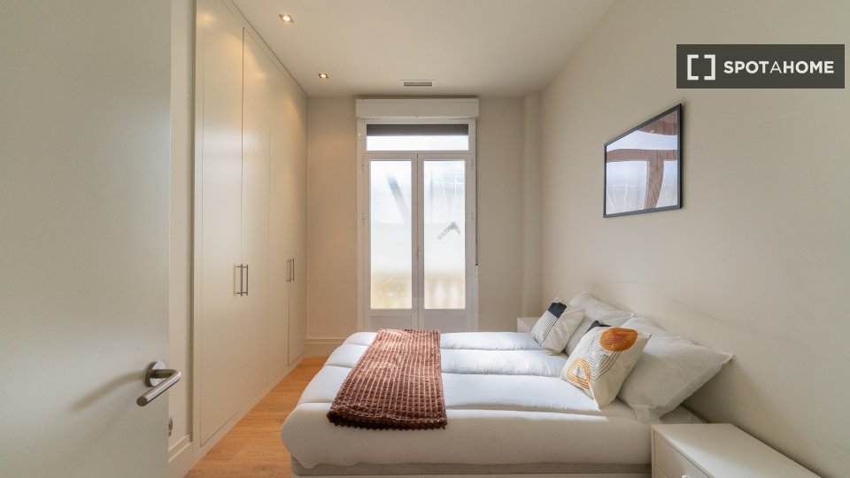 Double room Madrid, 6 beds — photo 19