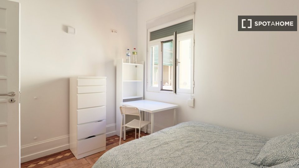 Double room Lisbon, 16 beds — photo 16