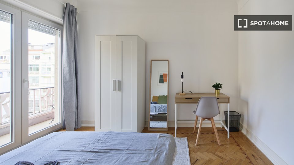 Double room Lisbon, 5 beds — photo 2