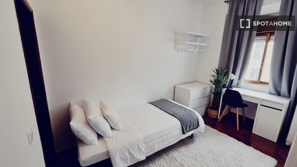 Double room Lisbon, 5 beds, 125m² — photo 7
