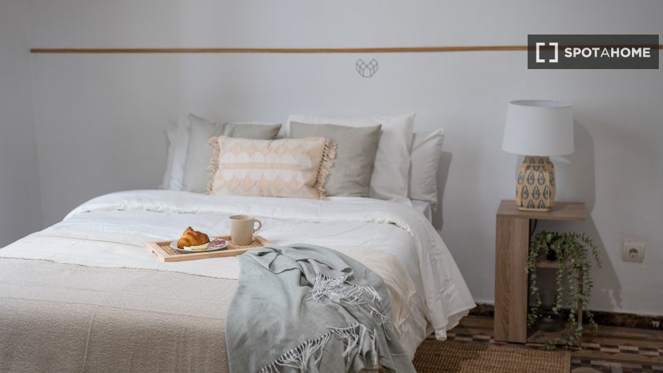 Double room Barcelona, 6 beds, 95m² — photo 18