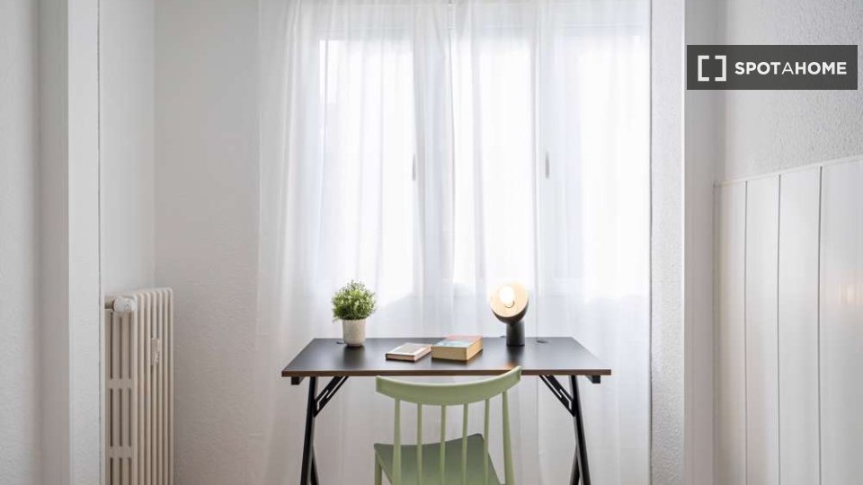 Double room Madrid, 25 beds — photo 8