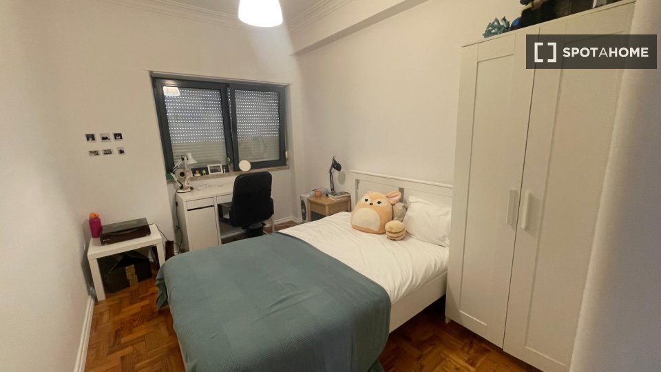 Double room Lisbon, 4 beds — photo 3