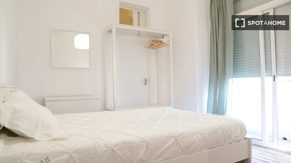 Double room Lisbon, 4 beds — photo 2