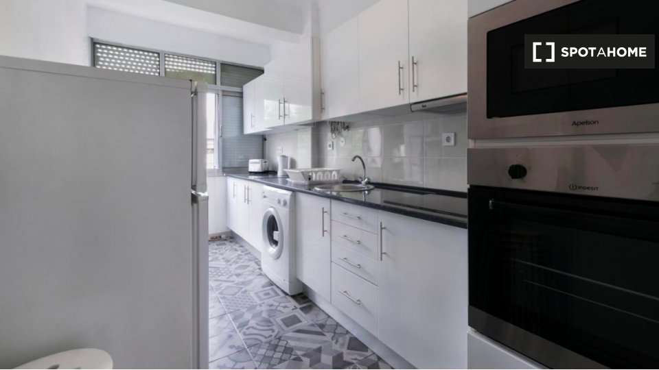Double room Lisbon, 9 beds — photo 4