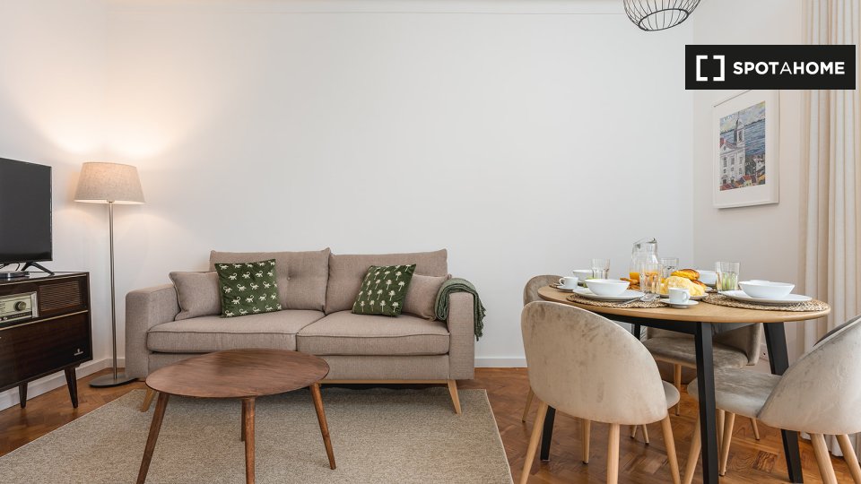 Apartment Lisbon, 2 beds, 75m² — photo 9