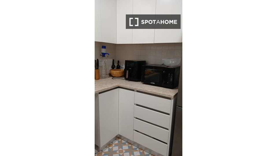 Double room Lisbon, 3 beds, 70m² — photo 5
