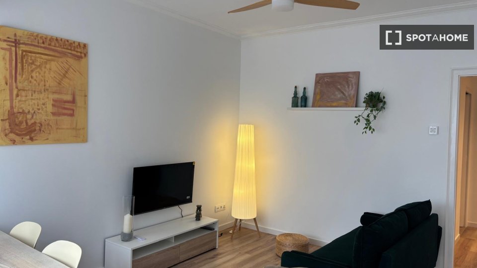 Apartment Barcelona, 4 beds, 86m² — photo 8