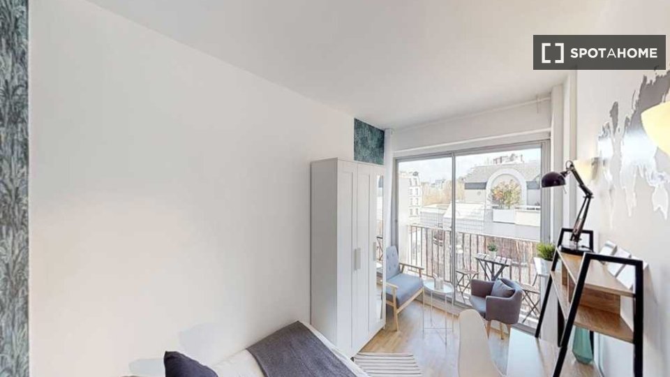Double room Paris, 4 beds, 80m² — photo 3